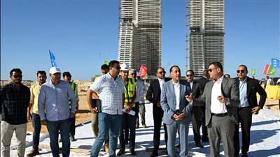 رئيس الوزراء يتابع أبراج الداون تاون وبحيرات لاجون بالعلمين