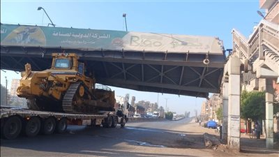 اصطدام تريلا يربك المرور بطريق بنها القاهرة الزراعي دون انهيار للكوبري