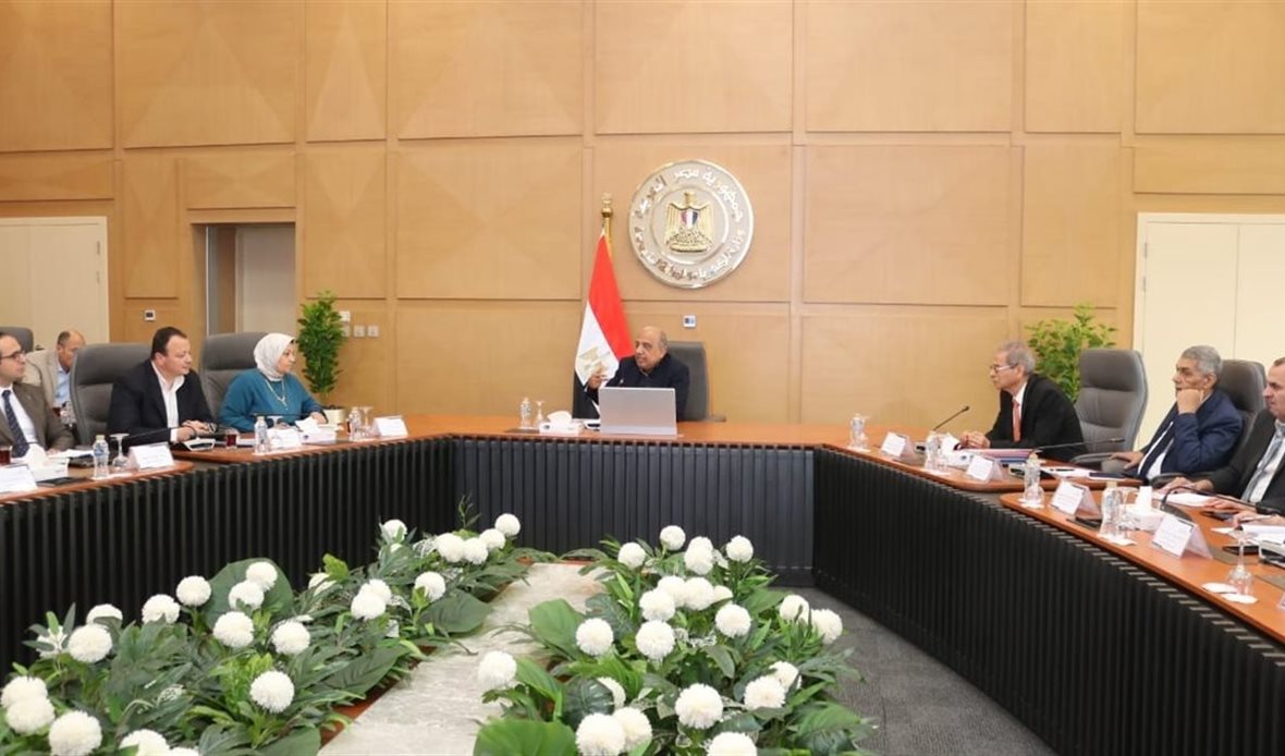 اجتماع وزير الكهرباء