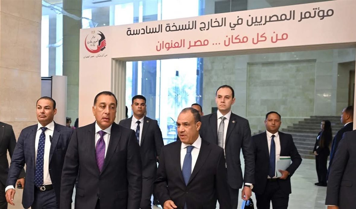 رئيس الوزراء يشهد