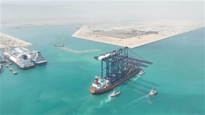 ميناء السخنة يستقبل أوناش STS وRTG ضمن خطة التطوير