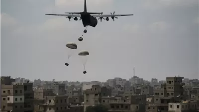 الأردن والإمارات يسعفان غزة جوا وإسرائيل تعلن ممرات آمنة لتسهيل وصول المساعدات