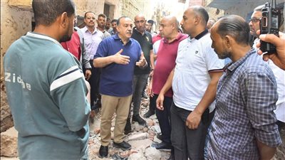 محافظ أسيوط يتابع انهيار منزل بحي غرب ويوجه بدعم المتضررين