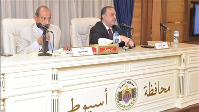 محافظ أسيوط: دعم الاقتصاد المحلي وخلق فرص عمل على رأس أولوياتنا