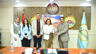 محافظ مطروح يطلق خطة تطوير ميادين مرسى مطروح بالهوية البصرية