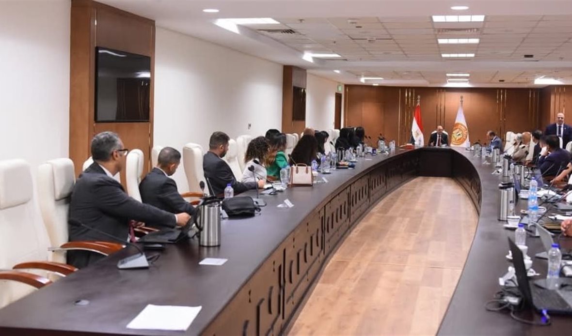 وزير العمل يفتتح
