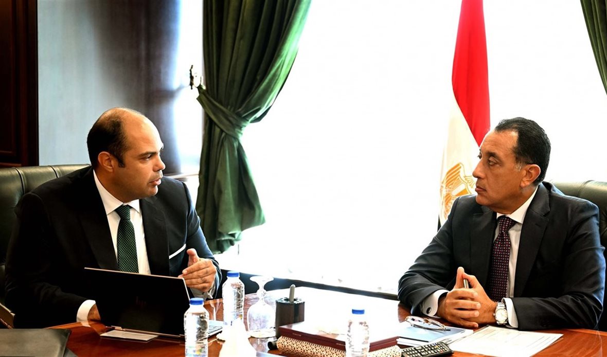 رئيس الوزراء يتابع