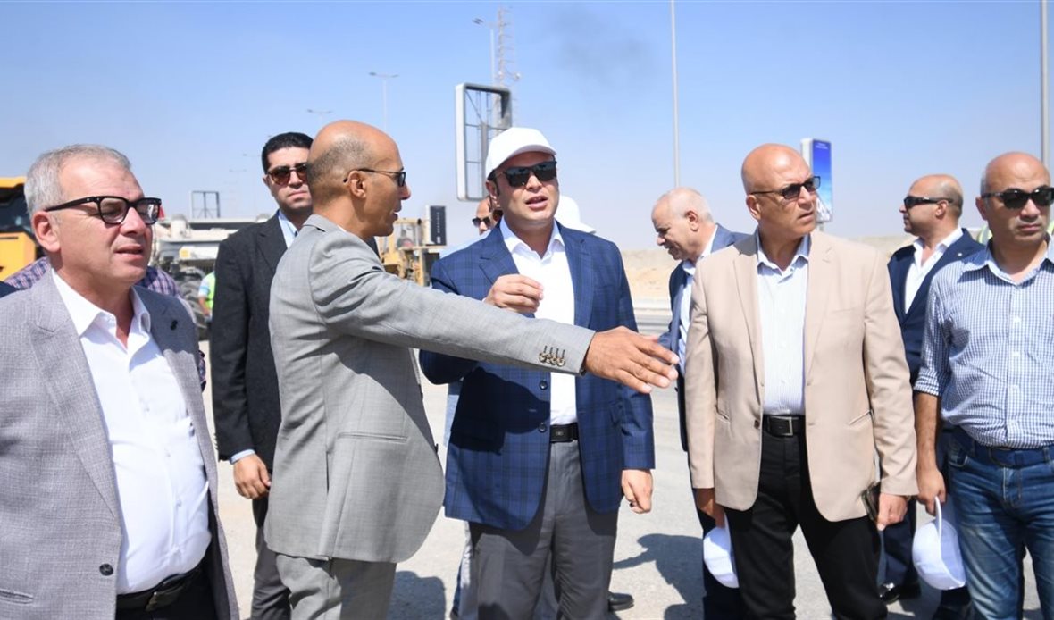 وزير الإسكان يتابع