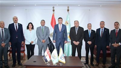 وزير الزراعة يشهد بروتوكول لتصنيع آلات تطويش الذرة محليًا