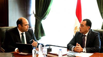 رئيس الوزراء يستعرض ملفات المنافسة ويؤكد حماية الأسر من الممارسات الاحتكارية