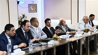 وزير الشباب والرياضة يناقش مع الأندية آليات تطبيق قانون الرياضة الجديد بعد التصديق الرئاسي