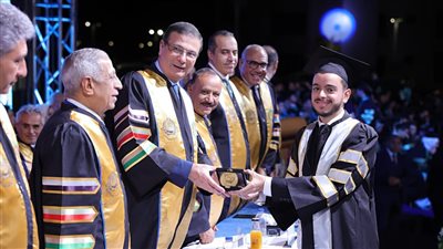 وزير الزراعة يشهد تخرج دفعة جديدة من الأكاديمية العربية للعلوم والتكنولوجيا بمدينة العلمين نيابة عن رئيس الوزراء مصطفى مدبولي