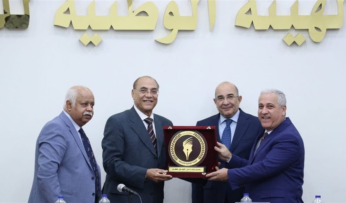 جانب من جلسة مناقشة
