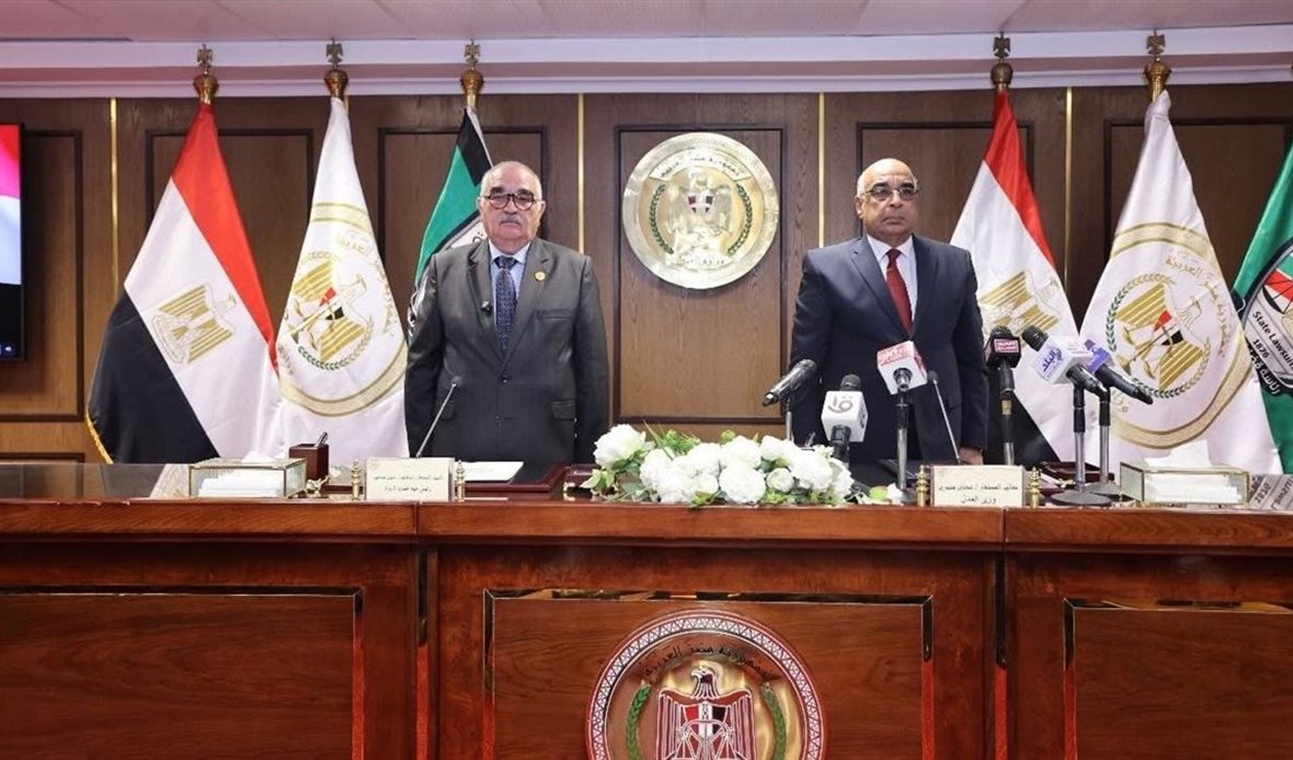 وزير العدل يشهد حلف
