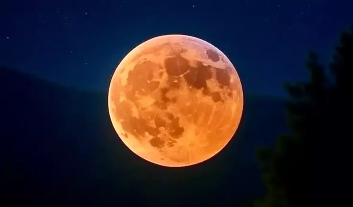 مشاهدة خسوف القمر