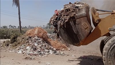 رفع 130 طن قمامة ومخلفات بقرى ومدينة صدفا بأسيوط