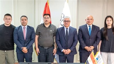 اقتصادية قناة السويس توقع عقد مشروع شوانفينج الصينية للملابس