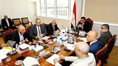 وزارة الإسكان تتابع تنفيذ مشروعات أوراسكوم في المدن الجديدة