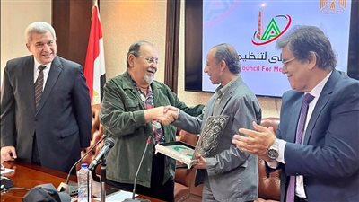 الأعلى للإعلام يكرم حسام الدين فرحات ويبحث المصداقية في التعليق الرياضي
