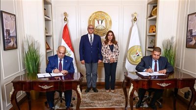 القليوبية توقع عقدًا مع شركة نهضة مصر لتطوير خدمات النظافة بشبرا الخيمة والخصوص
