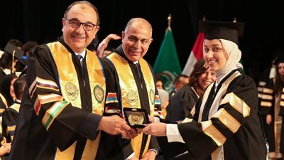 وزير قطاع الأعمال يشهد حفل تخرج طلبة الأكاديمية العربية ويؤكد دور الشباب في التحول المؤسسي ورؤية مصر 2030