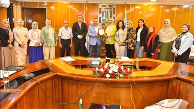 محافظ أسيوط يطلق مشروعات إنتاجية لدعم خريجي الطب البيطري وتمكين الشباب