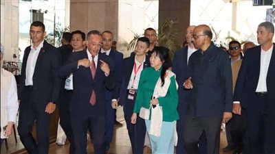 المتحف المصري الكبير وأهرامات الجيزة يستقبلان رئيس سنغافورة وحرمه