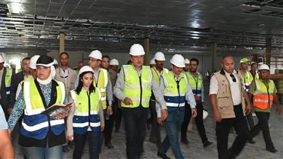 وزير قطاع الأعمال يتابع ميدانيًا مشروع مجمع مصانع مصر للغزل والنسيج وصباغي البيضا بكفر الدوار ويؤكد استعادة الريادة العالمية للصناعة