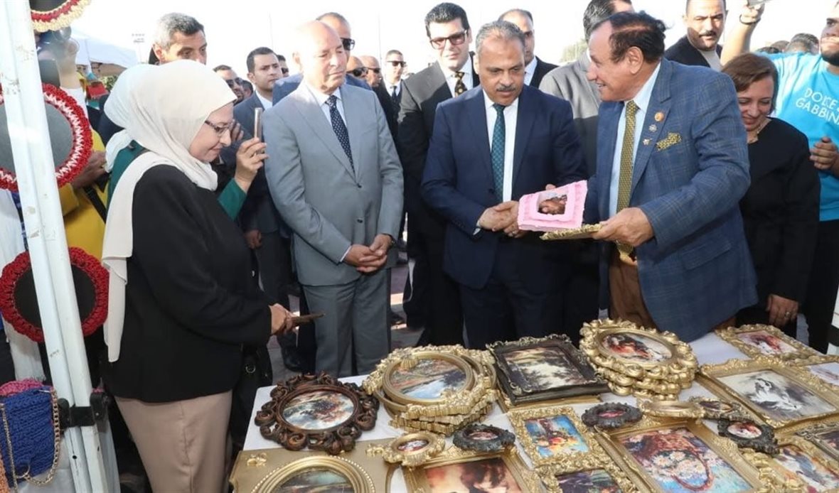 محافظ الشرقية يفتتح