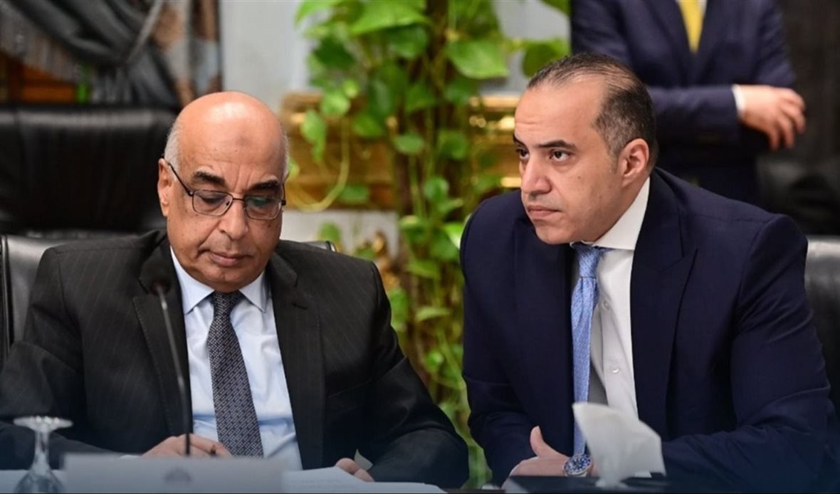 اجتماع أول للجنة
