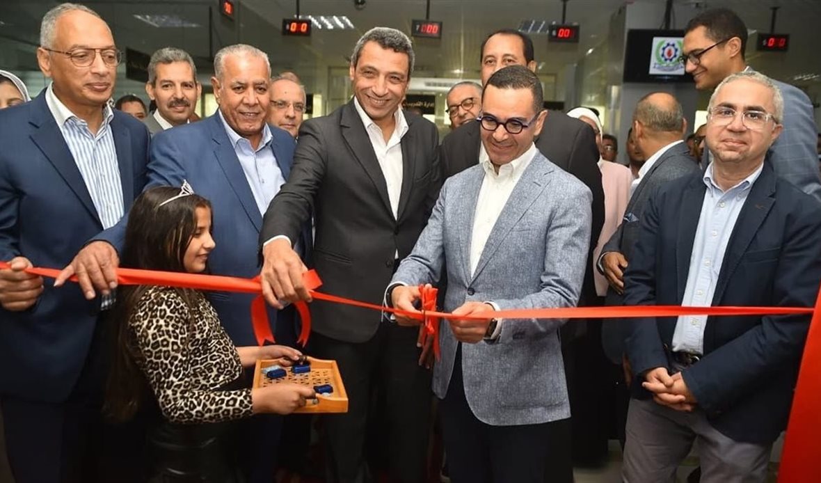 وزير الاستثمار ومحافظ