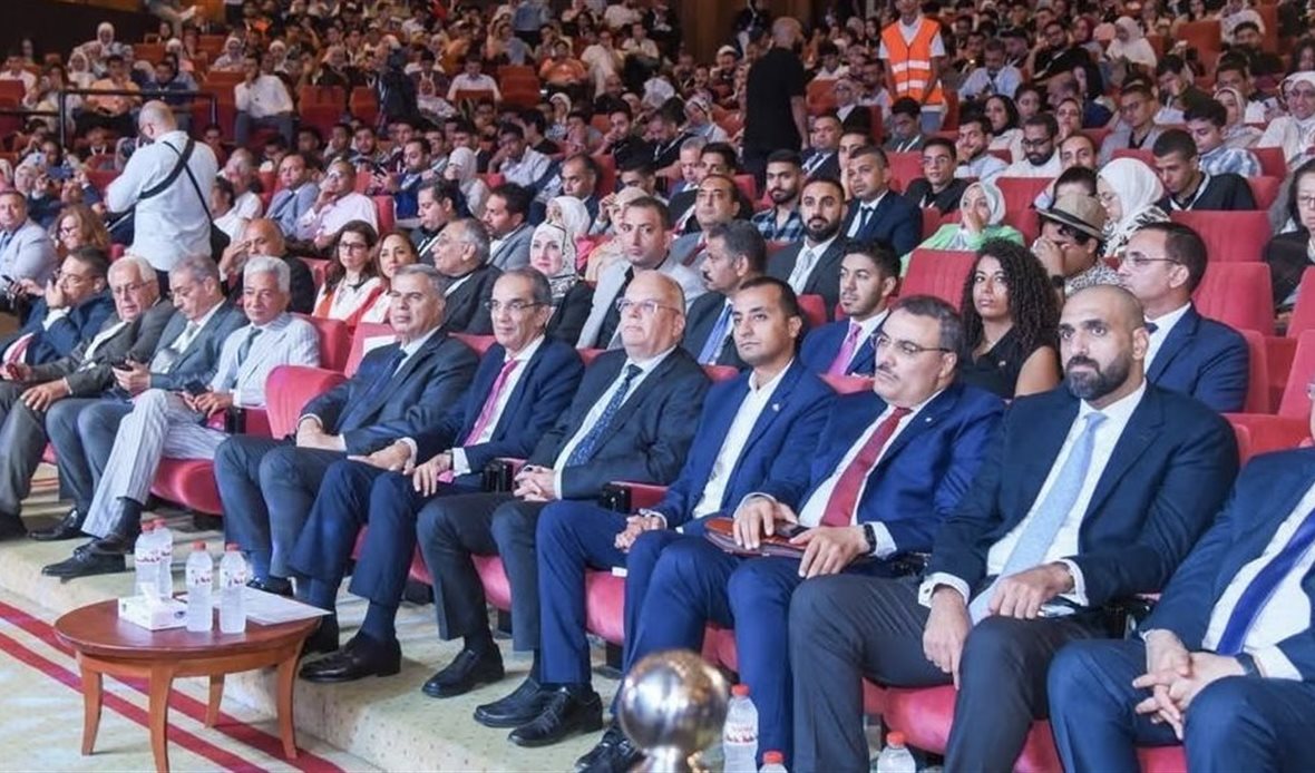 وزير الاتصالات ومحافظ