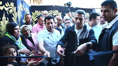 افتتاح صالة فنون قتالية وملعب خماسي بمركز شباب فيصل