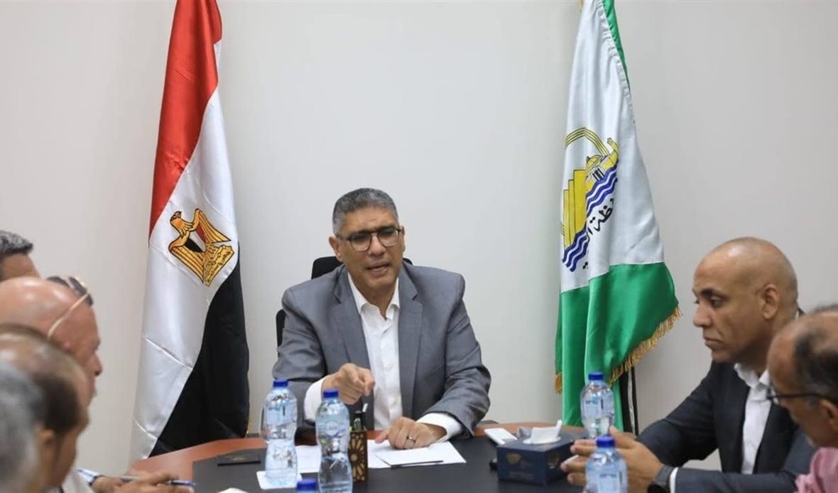 محافظ الجيزة يعقد