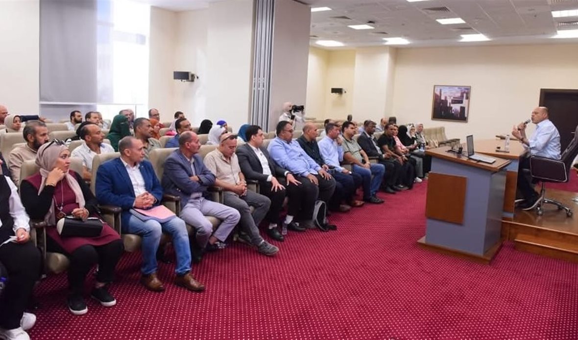 وزارة العمل تتابع