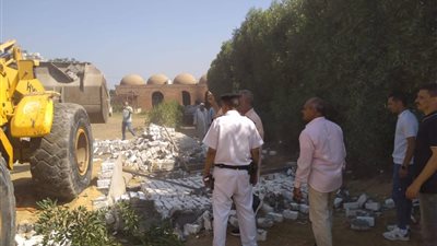 إزالة 10 حالات بناء مخالف على الأراضي الزراعية بالجيزة