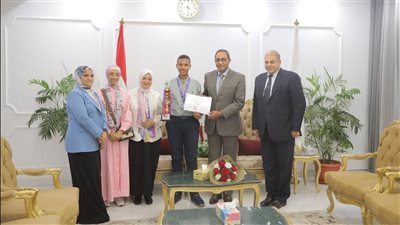 طالب من قنا يفوز عالميًا في تصميم المواقع بماليزيا