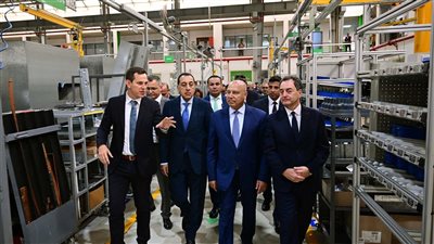 رئيس الوزراء يفتتح توسعات مصنع 