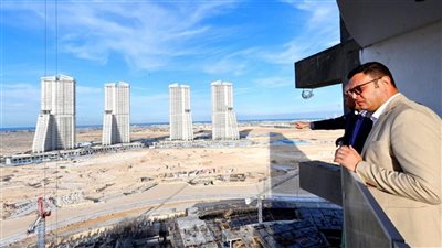وزير الإسكان يتابع تنفيذ أبراج 