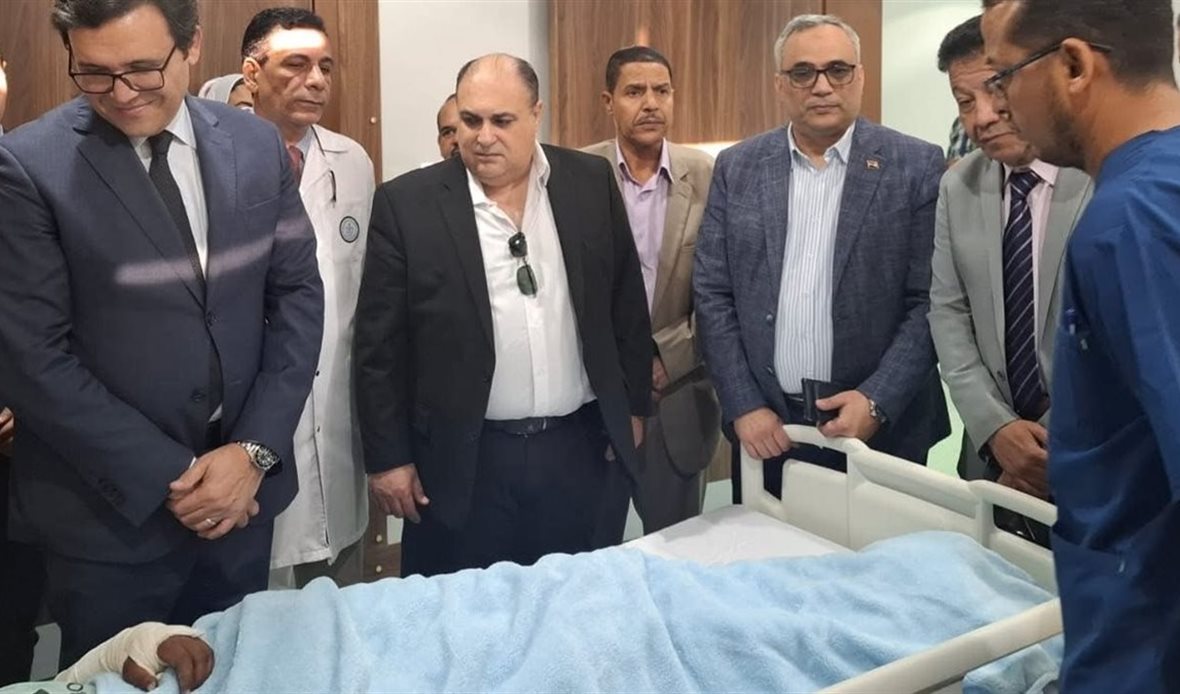 وزير الثقافة يزور