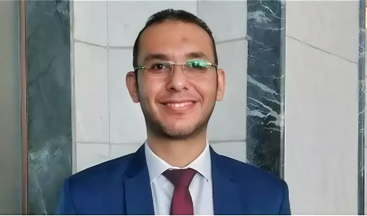 أحمد عزت يناشد لحل