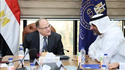 شراكة بين هيئة الدواء وسبيماكو لتصنيع الأدوية بمصر