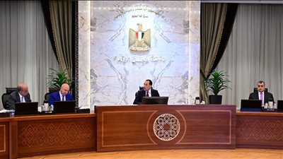 رئيس الوزراء يقر توفير الطاقة لمشروعات قناة السويس