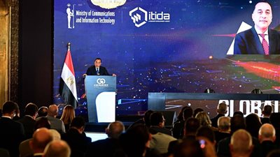 مدبولي في القمة العالمية لصناعة التعهيد: شعبنا أعظم ثرواتنا