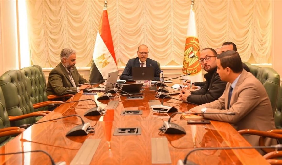 وزارة العمل تصرف