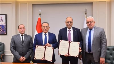 وزارة العمل والاتحاد السياحي يوقعان بروتوكولًا لتنظيم تصاريح الأجانب وميكنة منظومة العمل