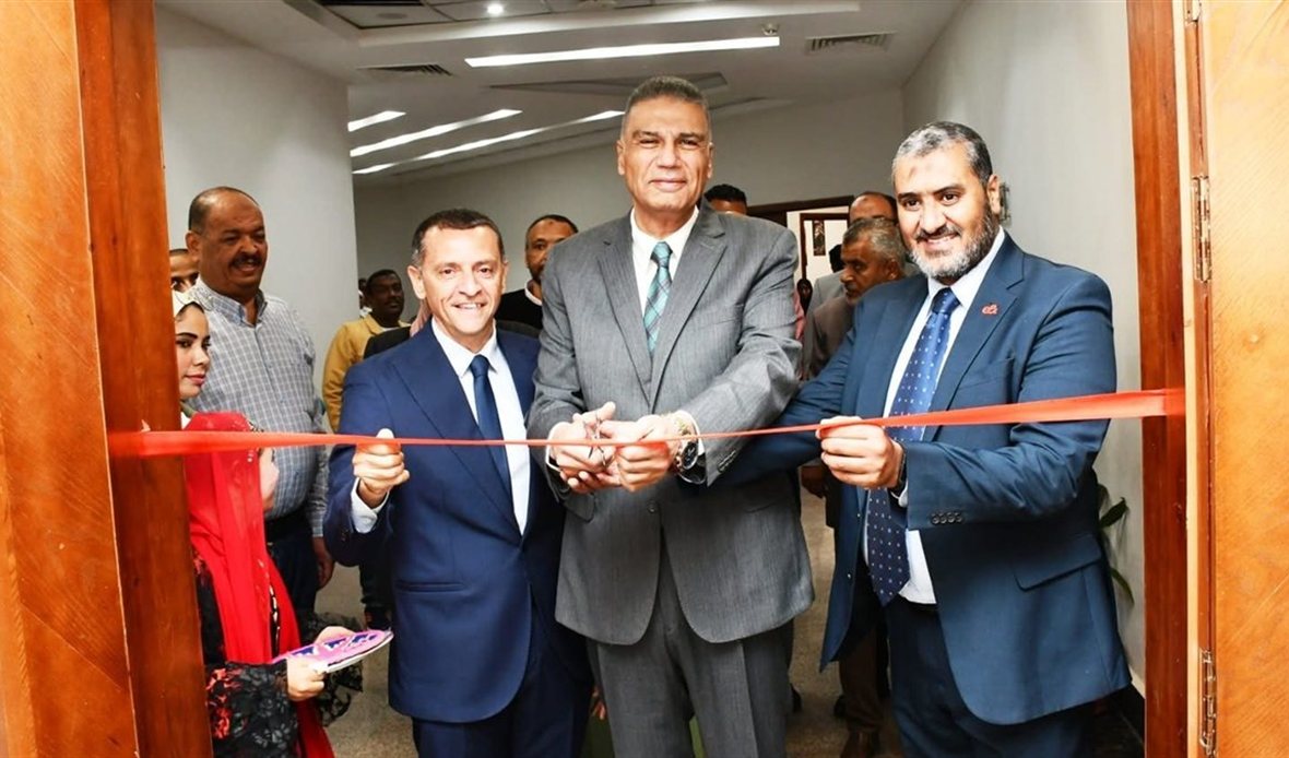 محافظ أسوان يفتتح