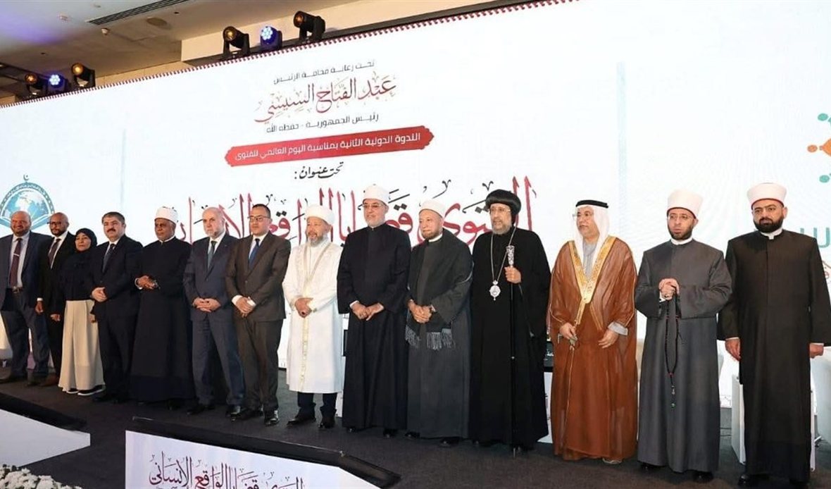 وزير الأوقاف يشهد