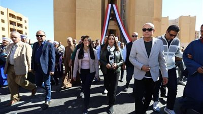 تسليم 100 وحدة سكنية جديدة بالمرحلة الثانية من مشروع إسكان الطود بالأقصر