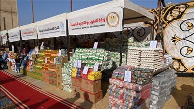 افتتاح سوق اليوم الواحد بشارع فيصل لتوفير السلع بأسعار مخفضة